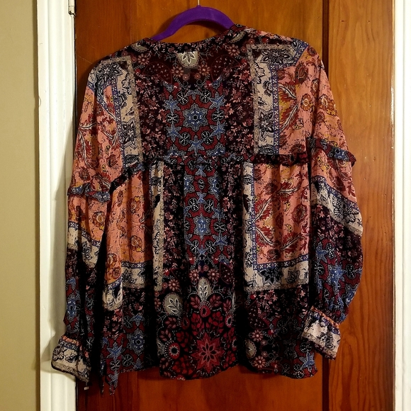 Knox Rose Tops - 🌺 Knox rose blush and purple paisley sheer blouse